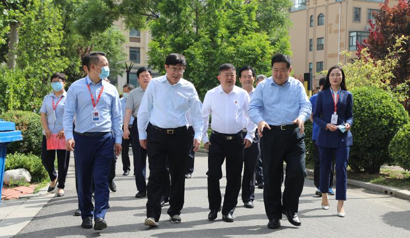 煙臺市政協領導參觀考察恒信物業黨建主題公園1.jpg